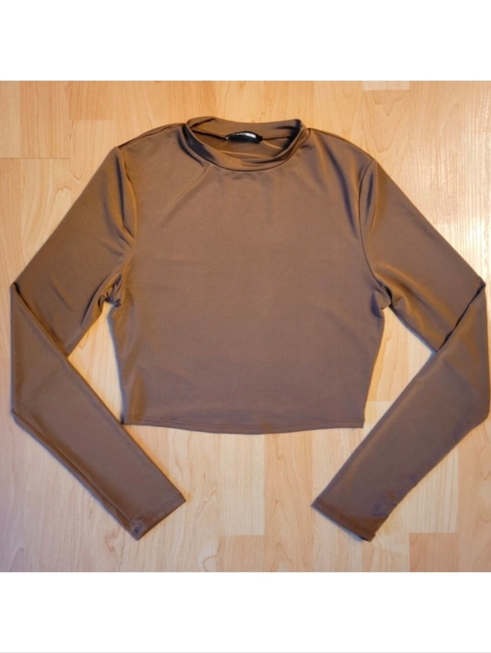 Fashion Nova cropped long sleeve top